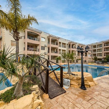 Sunny View - A Stunning Apartment With Private Rooftop Paphos Esterno foto