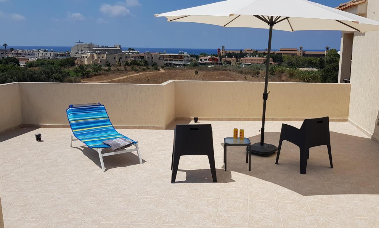 Sunny View - A Stunning Apartment With Private Rooftop Paphos Esterno foto