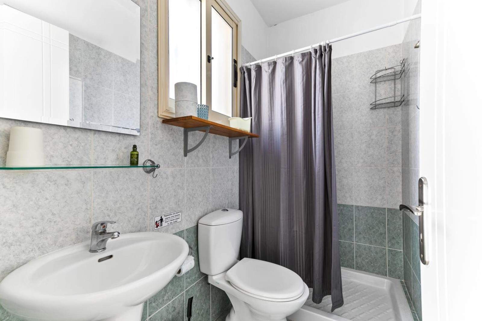 Sunny View - A Stunning Apartment With Private Rooftop Paphos Esterno foto