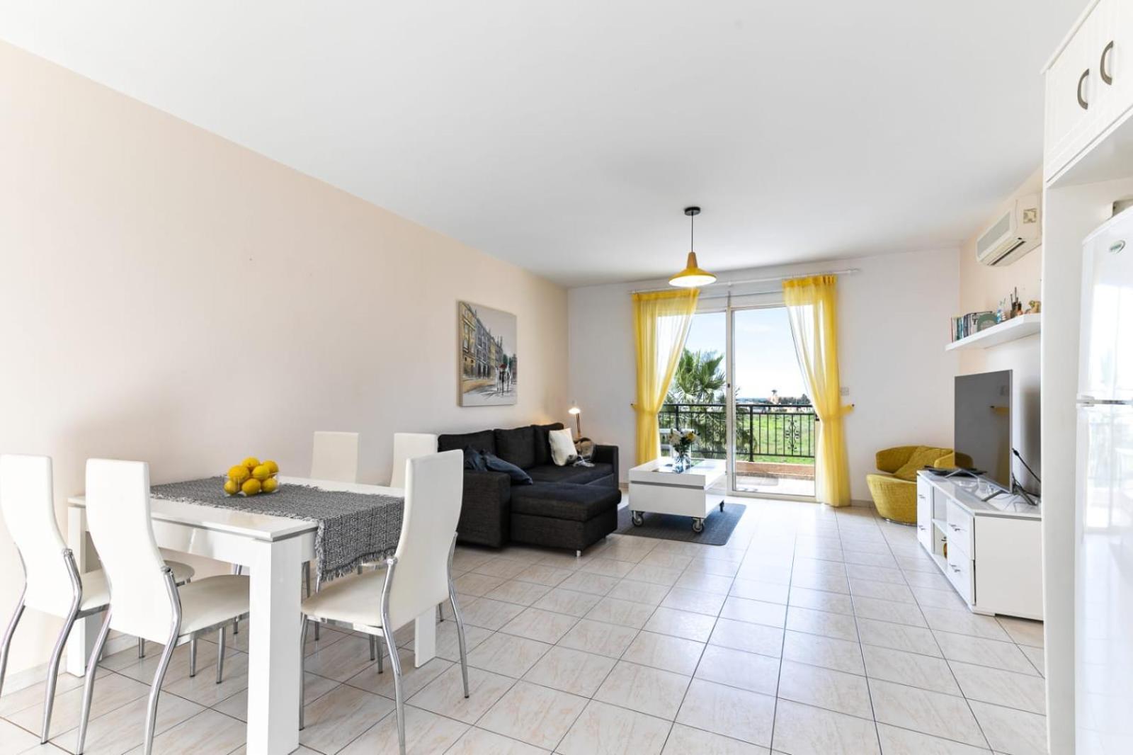 Sunny View - A Stunning Apartment With Private Rooftop Paphos Esterno foto