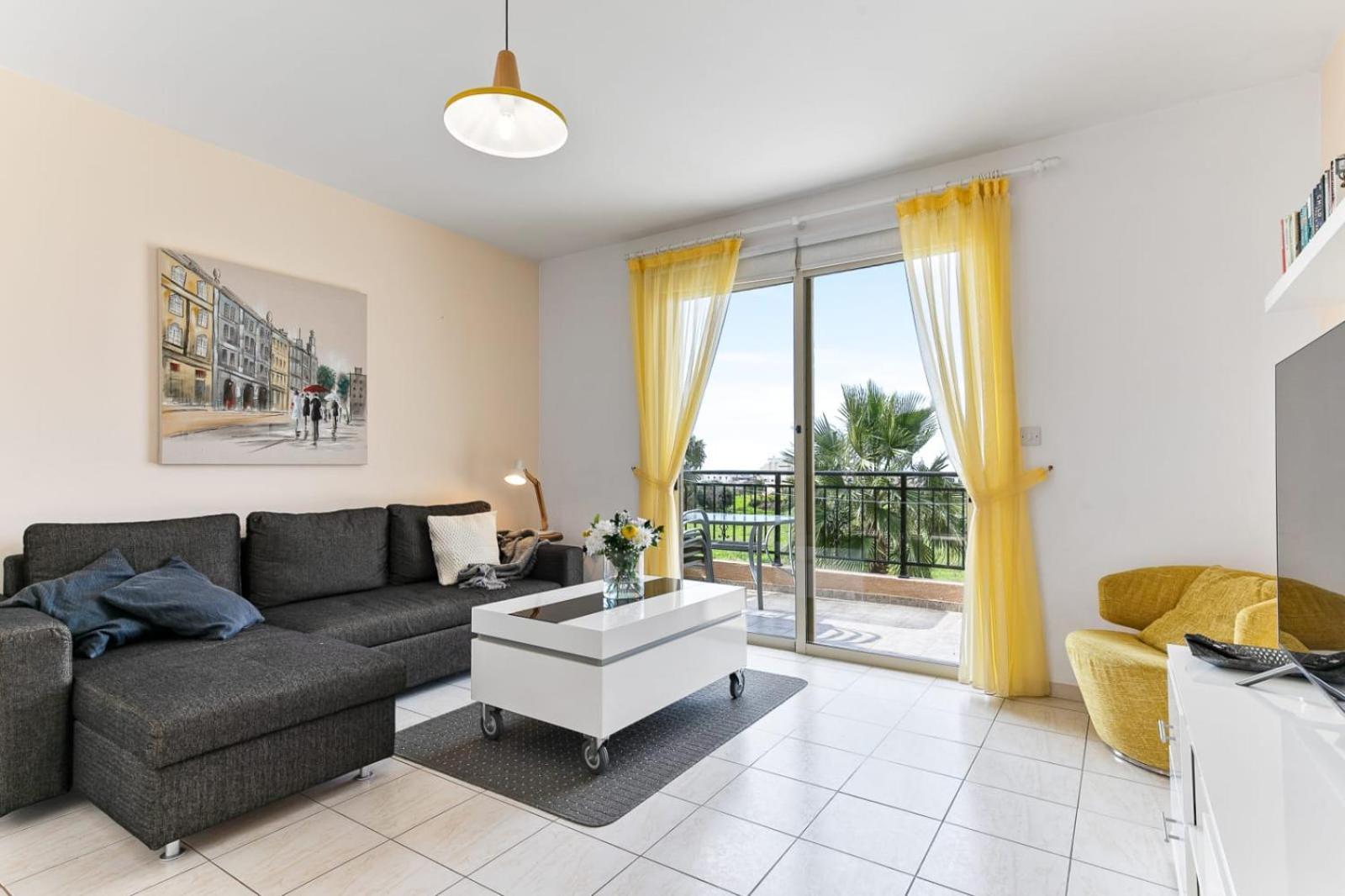 Sunny View - A Stunning Apartment With Private Rooftop Paphos Esterno foto