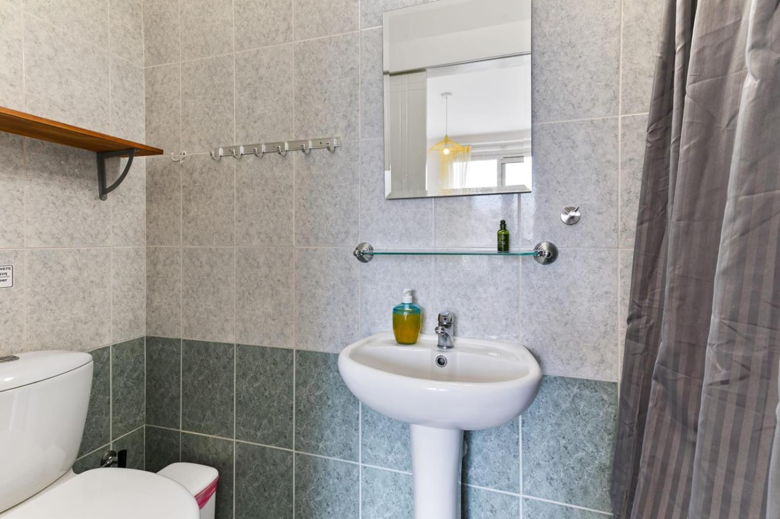 Sunny View - A Stunning Apartment With Private Rooftop Paphos Esterno foto