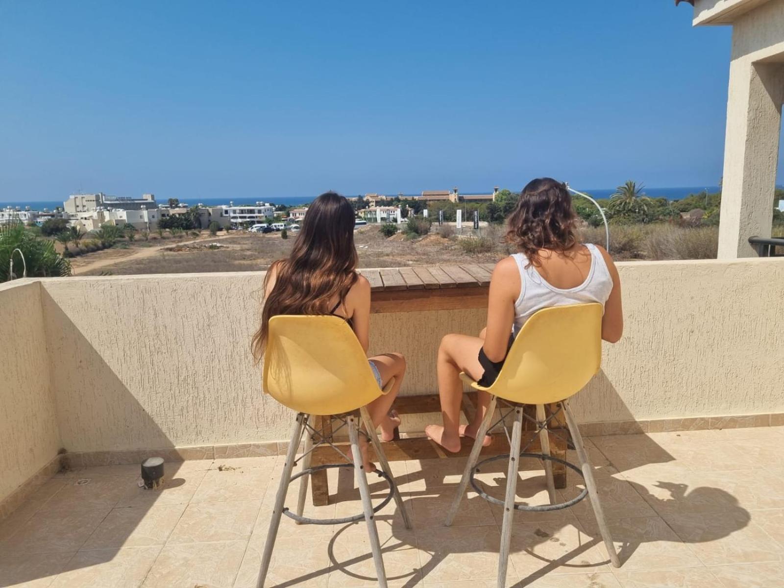 Sunny View - A Stunning Apartment With Private Rooftop Paphos Esterno foto
